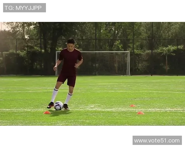 足球高脚背球星崛起记:从默默无闻到全球瞩目的精彩之路 足球高脚背球星崛起记:从默默无闻到全球瞩目的精彩之路