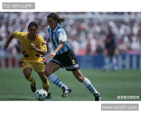 世界四大足球巨星的历史地位与成就对比分析