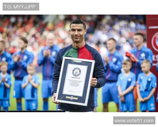 C罗:从足球天才到世界传奇的成长历程与辉煌成就 C罗:从足球天才到世界传奇的成长历程与辉煌成就